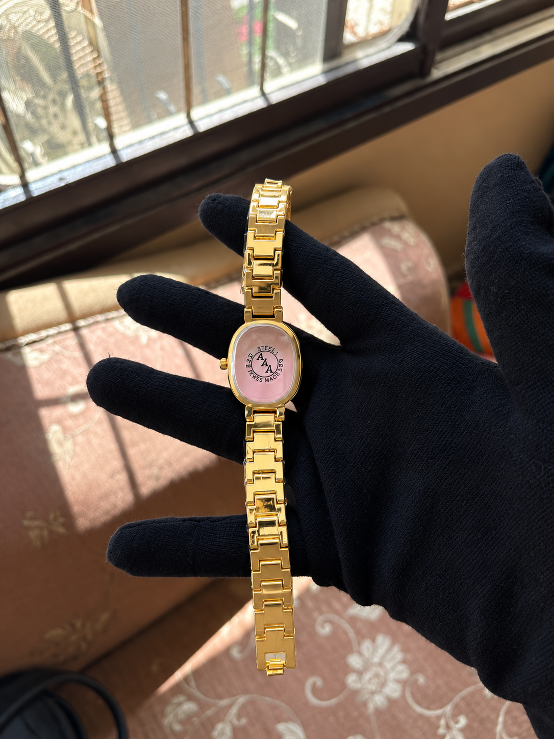 Gucci Women’s Gold-Tone Oval Dial Watch – White Dial