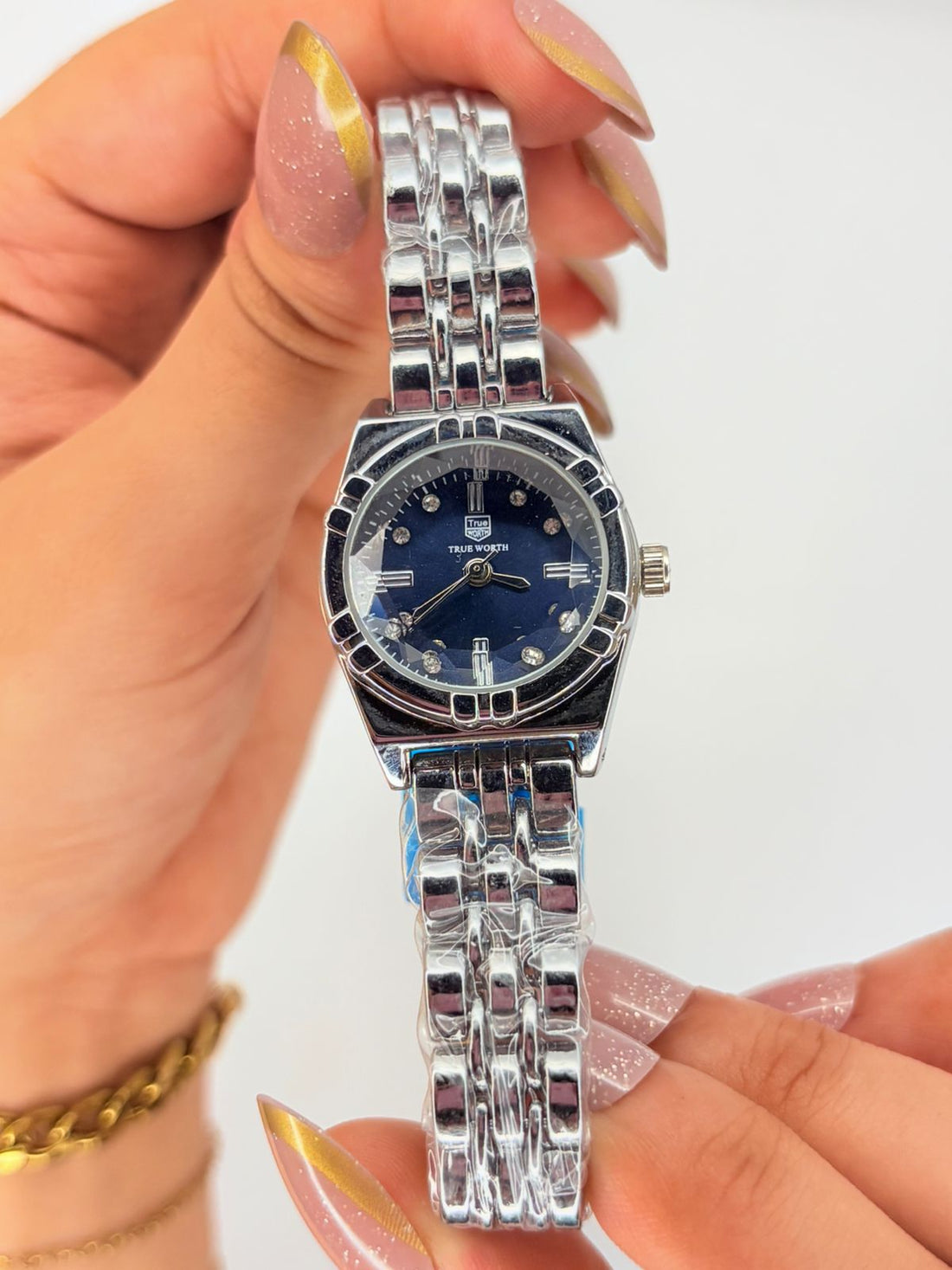 Luxury Women's Silver Quartz Watch with Navy Blue Dial