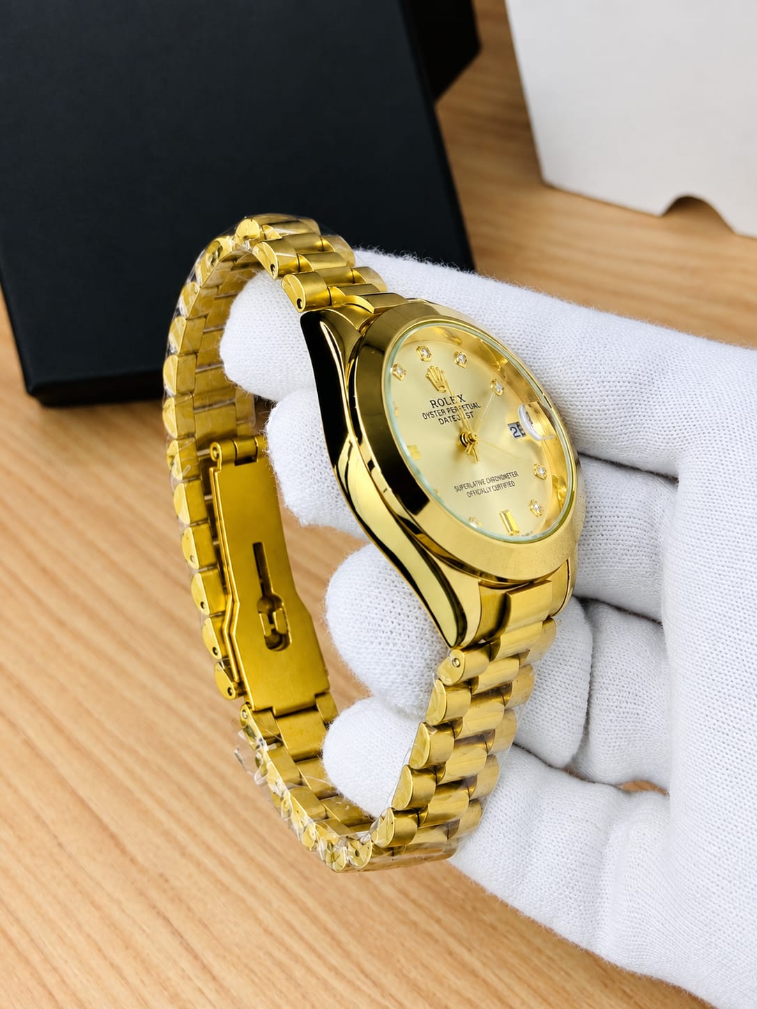 Gold Couple Watch Set – Classic Dial & Premium Chain